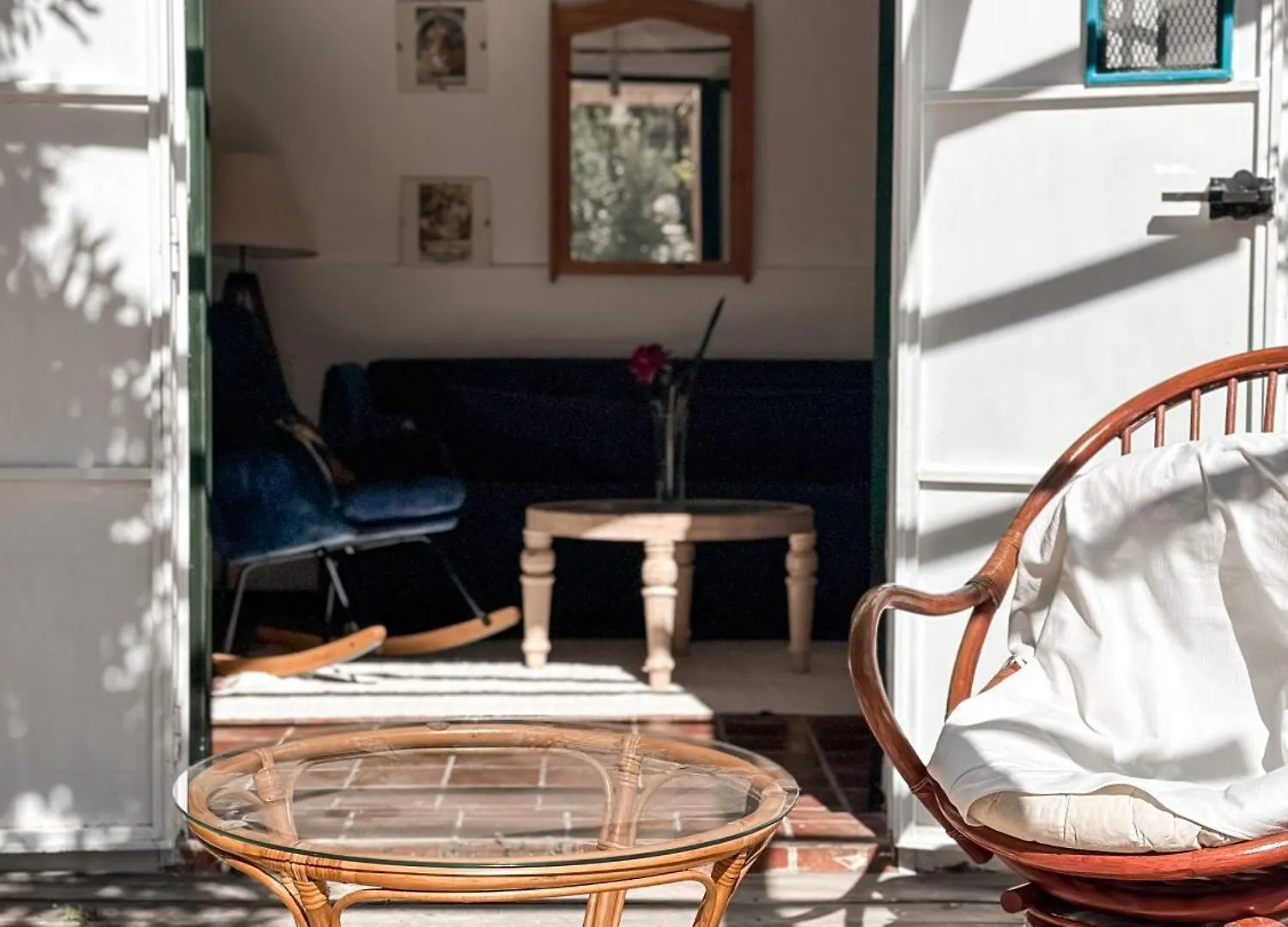 La Caseria Azul De Cuadros Bedmar y Garciez
