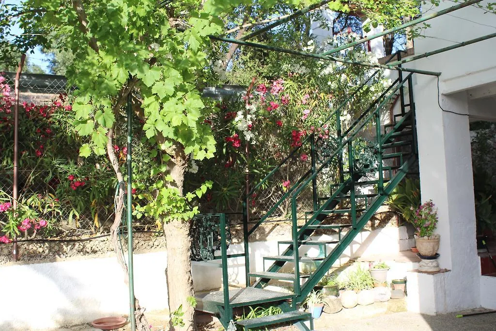 Country house La Caseria Azul De Cuadros Bedmar y Garciez Spain